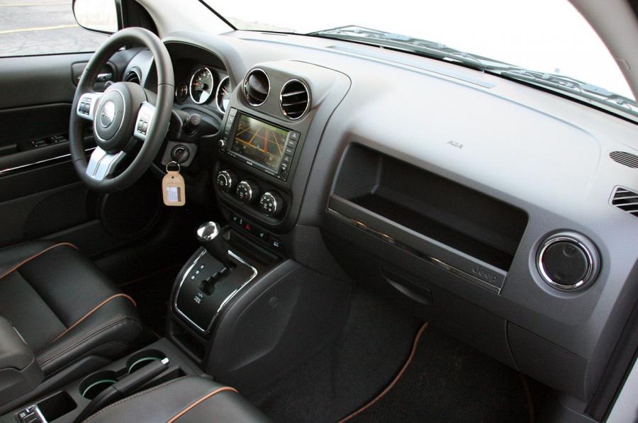  Jeep Compass 2011 года  (фото 64 из 97)
